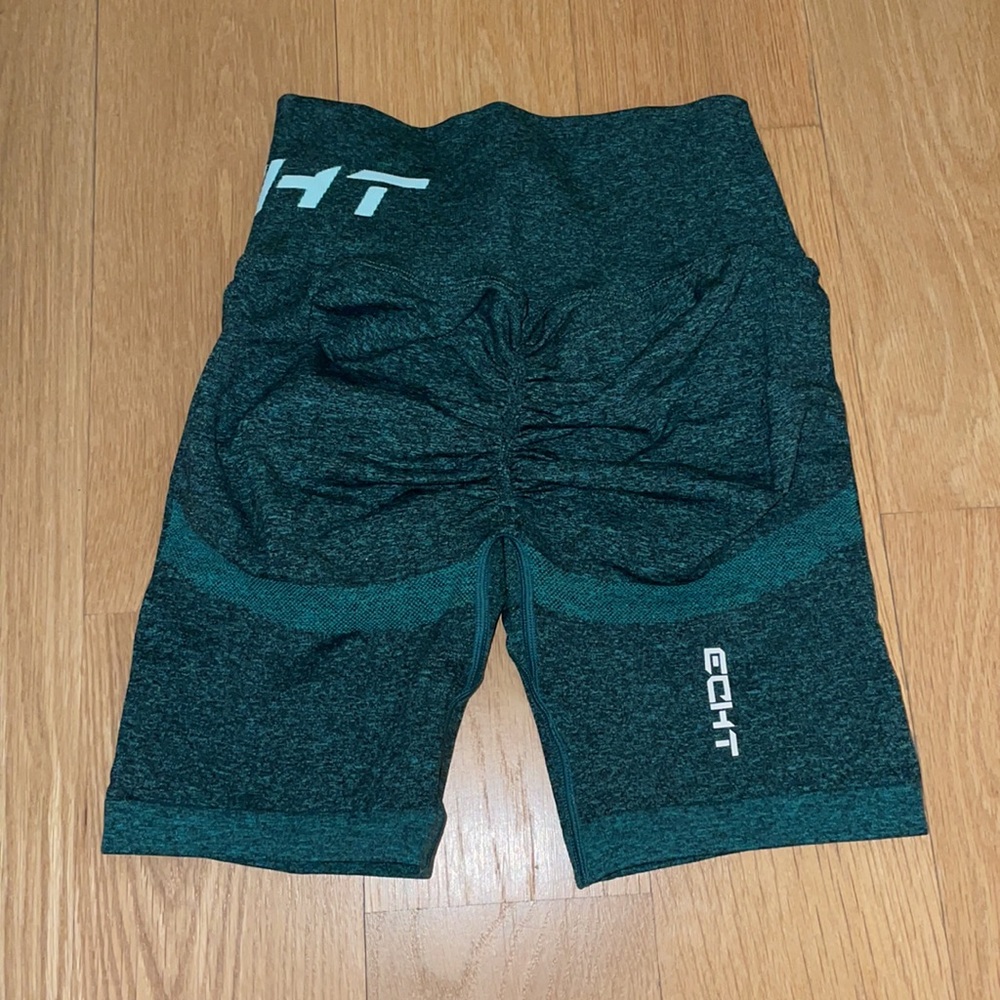 NWOT ECHT Arise Scrunch Shorts